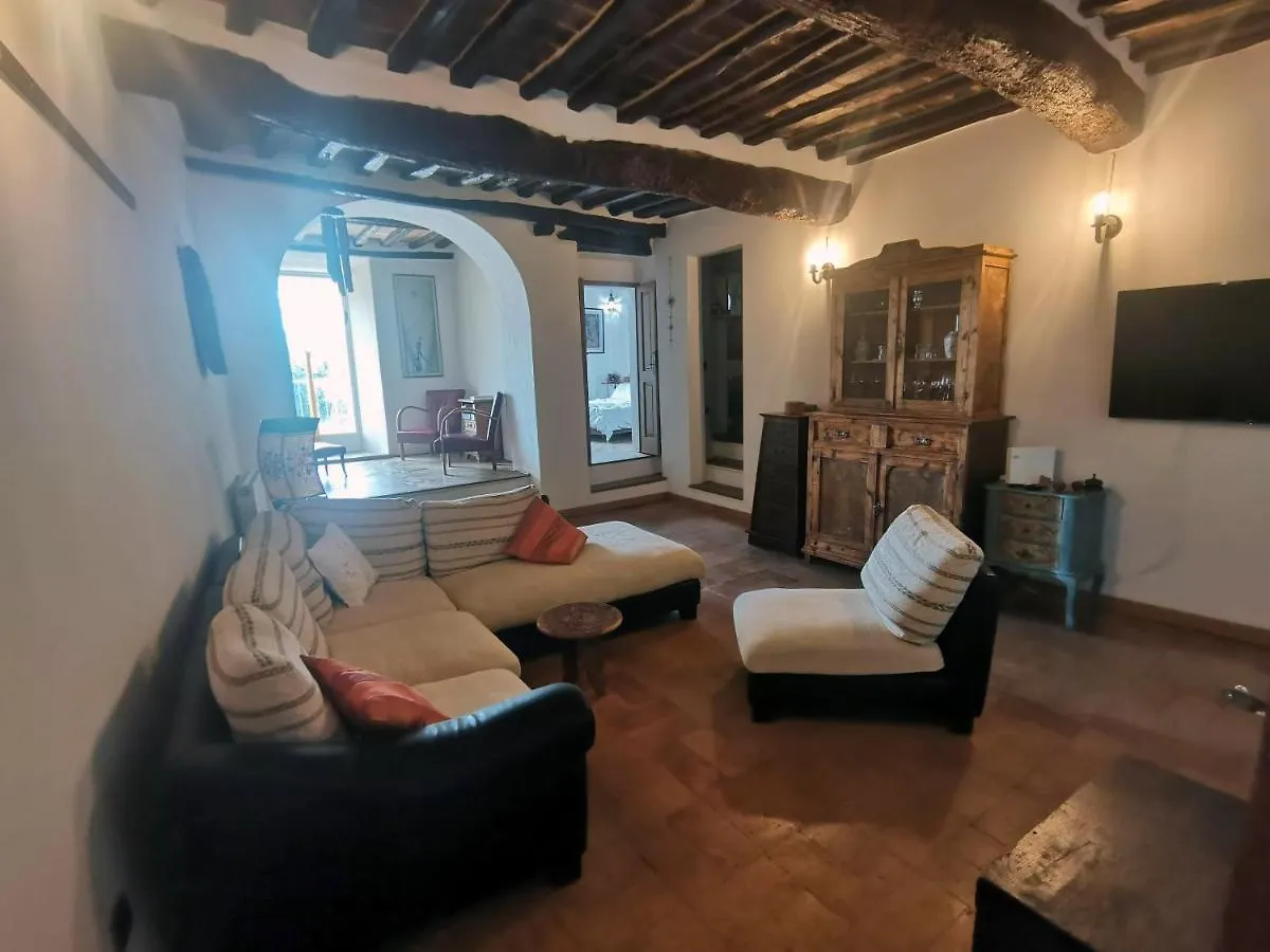 Lady Tosca Home In Montalcino